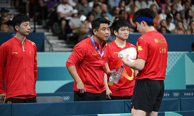 瑞典队轻取英格兰队，奥恰洛夫扛起全队