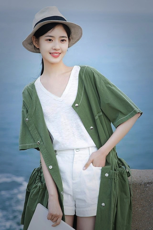 冠军未冕之夜,当阿什拉夫为维斯塔潘戴上王冠